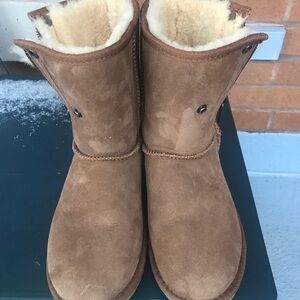 EMU Australia 100% Australian Sheepskin Tan Winter Boots, size 9